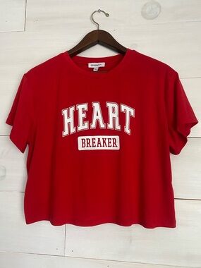 Freshman Red 'Heart Breaker' Short Sleeve Tee Women’s Medium Cropped